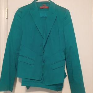 Hugo Boss Women Suit, blazer and pants size 4US